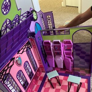 Monster high mansion school house